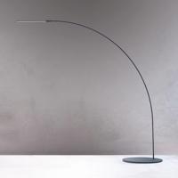 Fontana Arte Yumi – dizajnová oblúková LED lampa